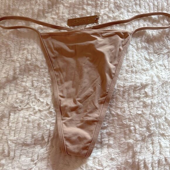 Skims PLUS Beige G-string Panties Sz 4X - Picture 4 of 4